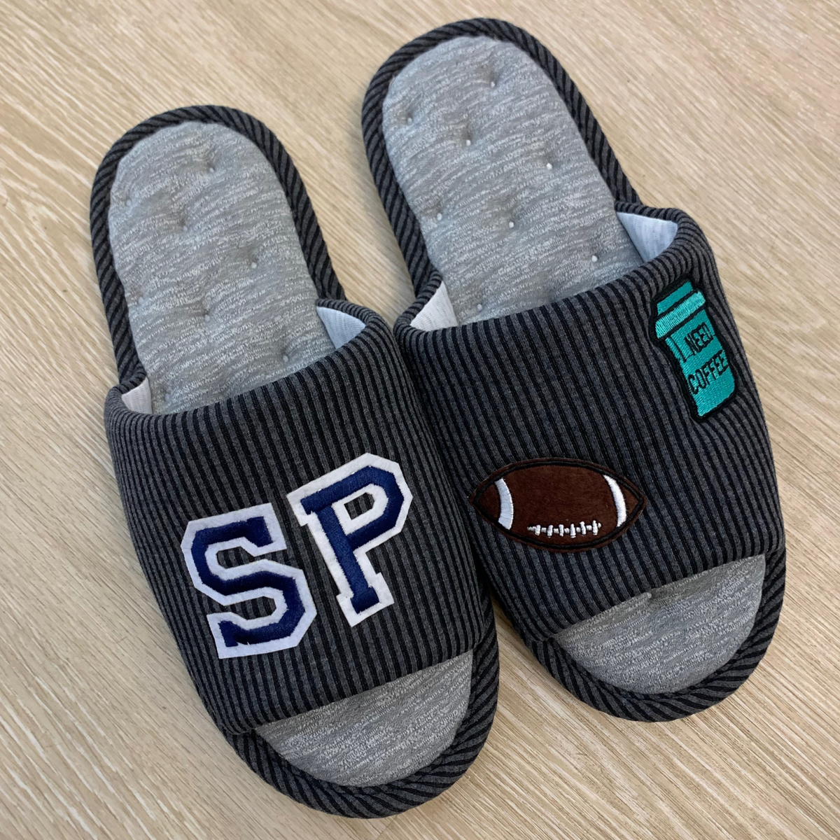 Pantuflas Negras Abiertas