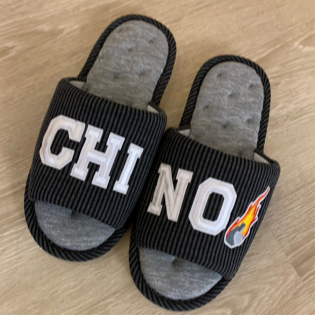 Pantuflas Negras Abiertas