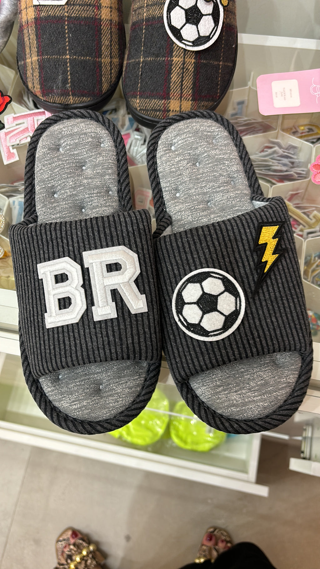 Pantuflas Negras Abiertas